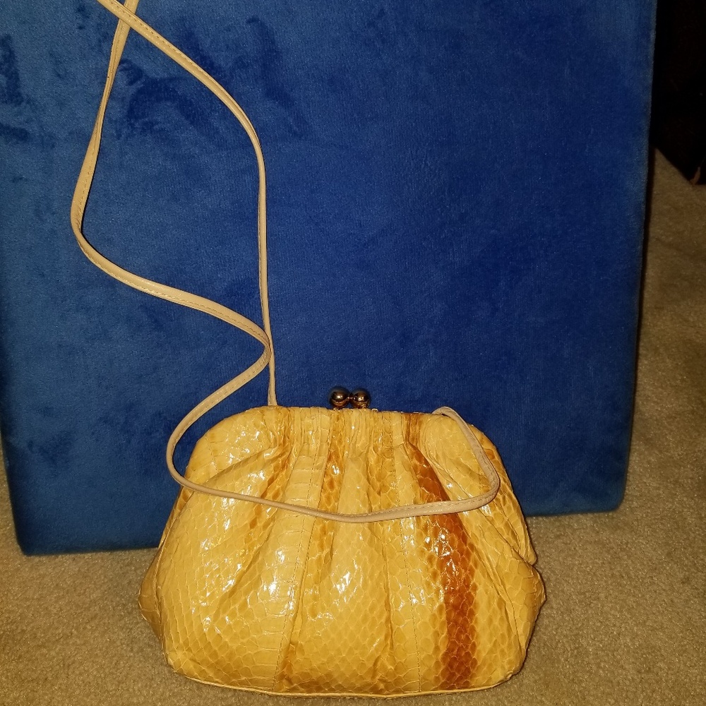 G Ladies Snakeskin purse ⚡⚡(100% Authentic)